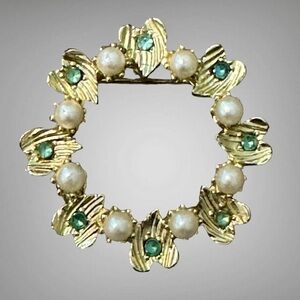 VINTAGE HEART WREATH BROOCH